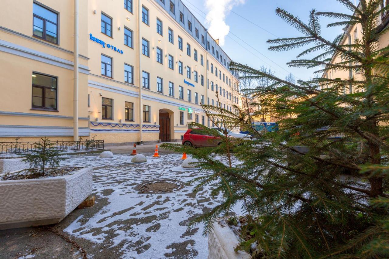Отель IZZZI у Гостиного двора Санкт-Петербург Экстерьер фото